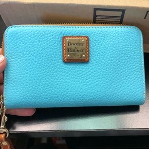 Dooney and Bourke wallet